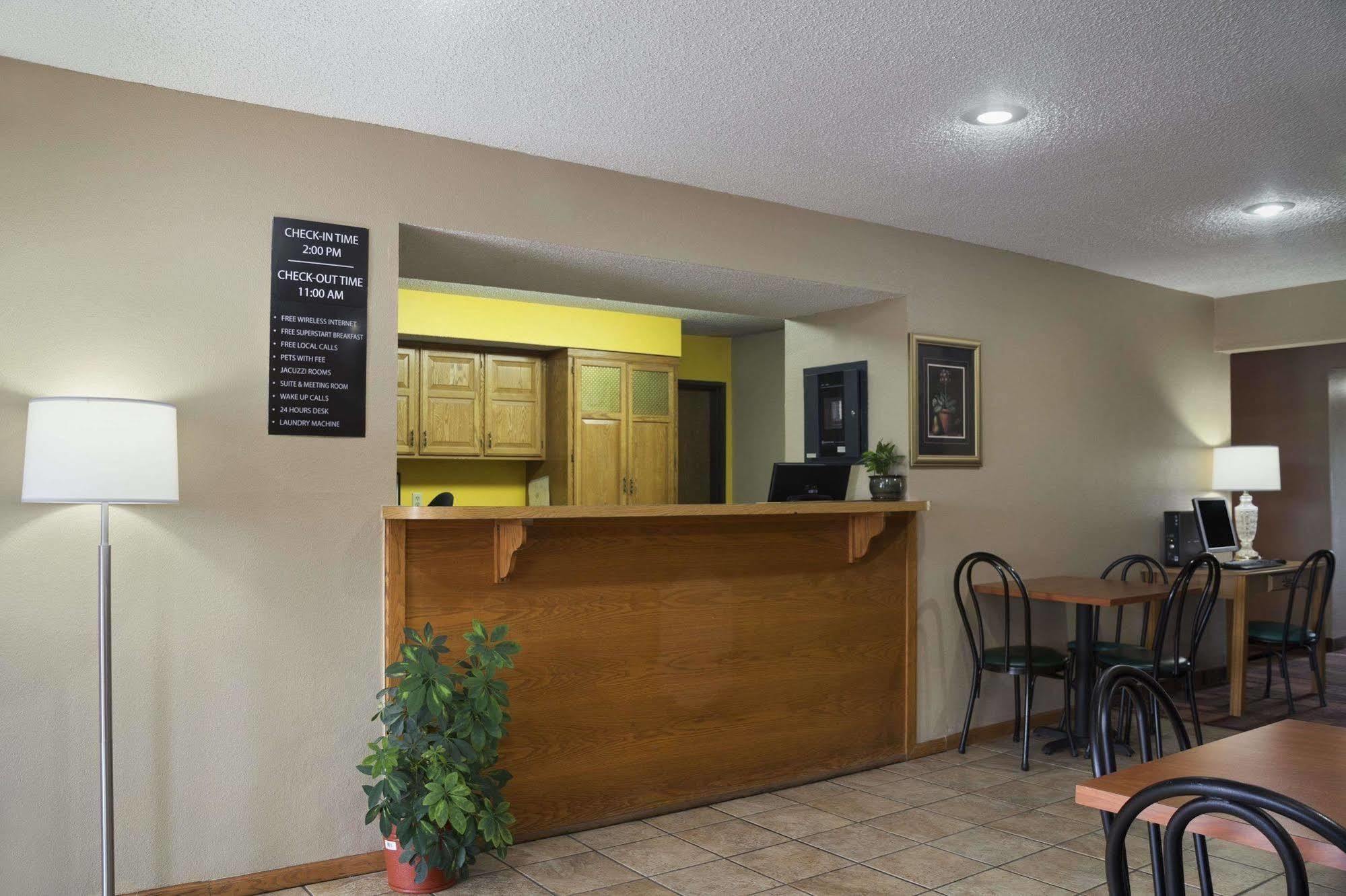 Super 8 By Wyndham Mayfield Exterior foto